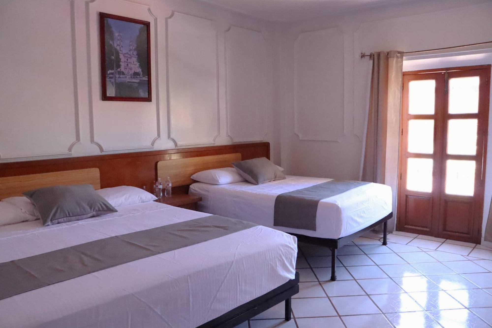 Hotel Riviera San Juan de los Lagos Bagian luar foto