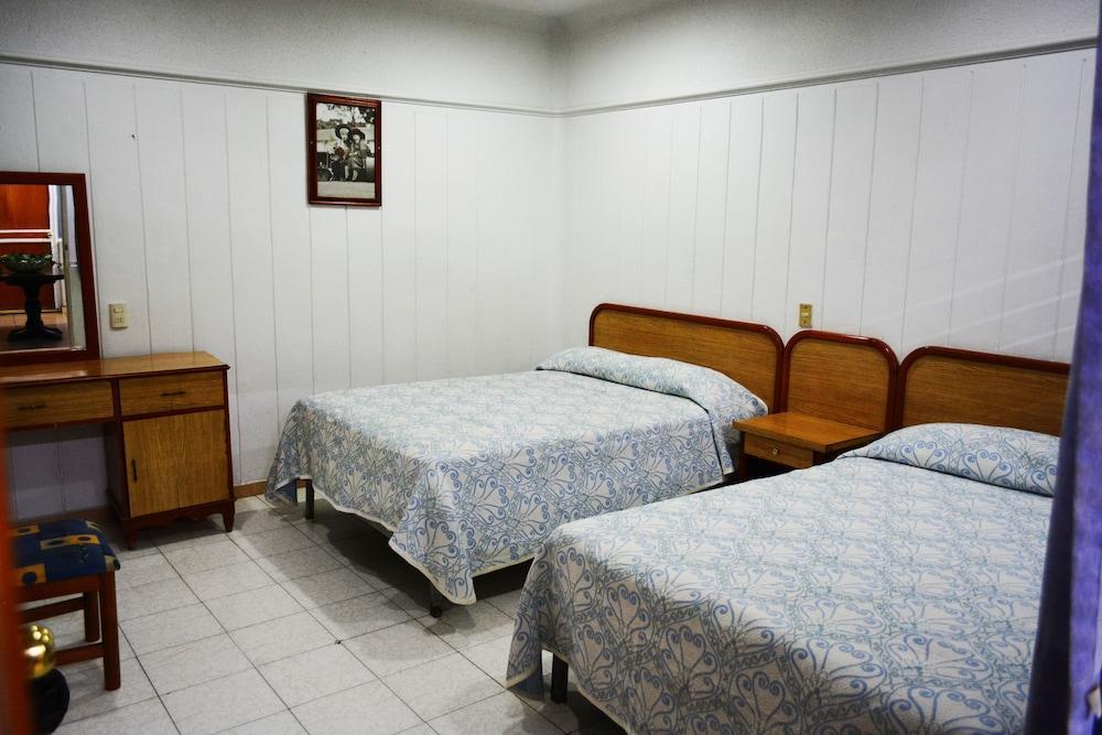 Hotel Riviera San Juan de los Lagos Bagian luar foto